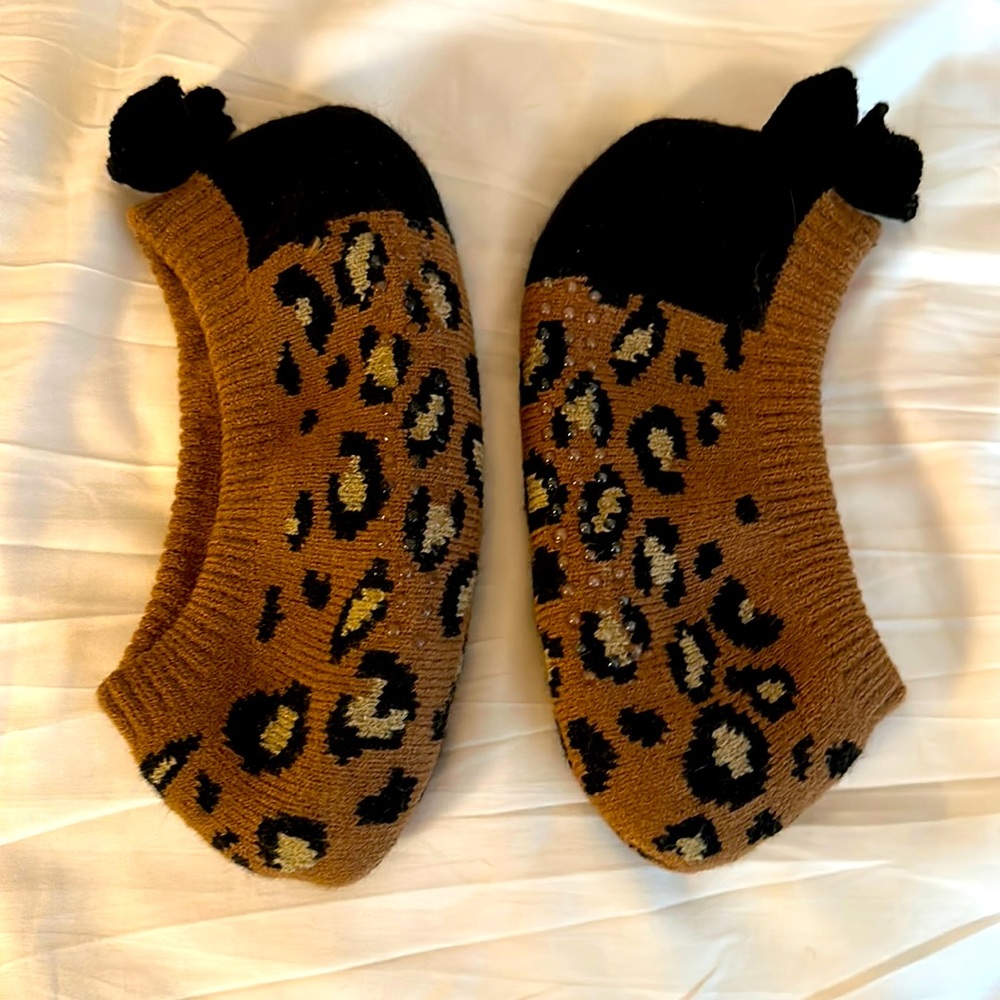 Knitt Cheetah cozy sock slippers